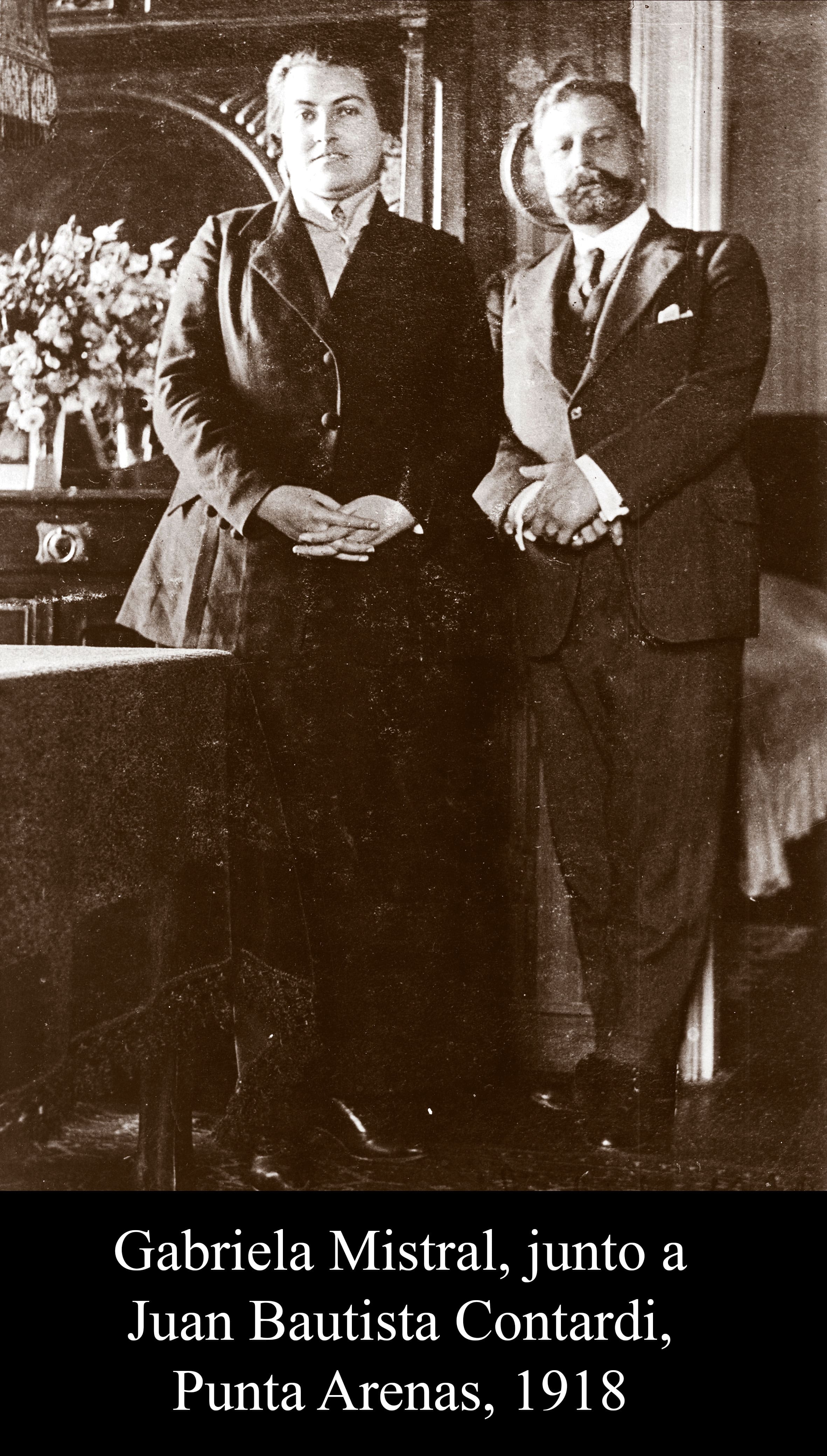 Gabriela Mistral, junto a Juan Bautista Contardi, Punta Arenas, 1918