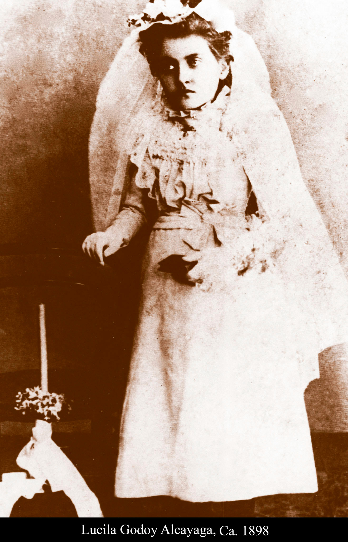 Lucila Godoy Alcayaga, Ca. 1898